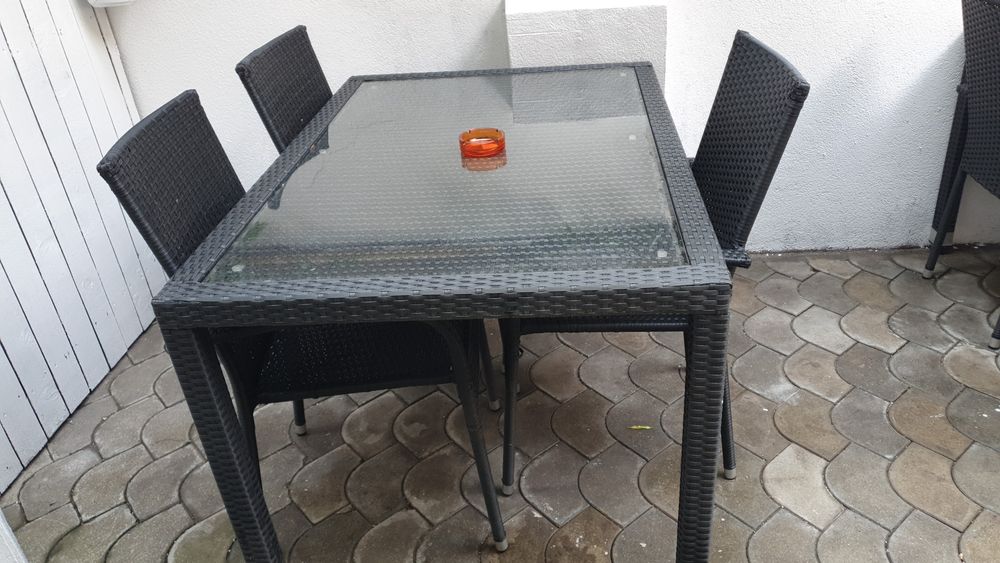 Vind mese si scaune terasă. 5 MESE SI 18 scaune.1masa cu 4 scaune 850r