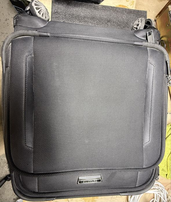 Чемодан фирменный Samsonite