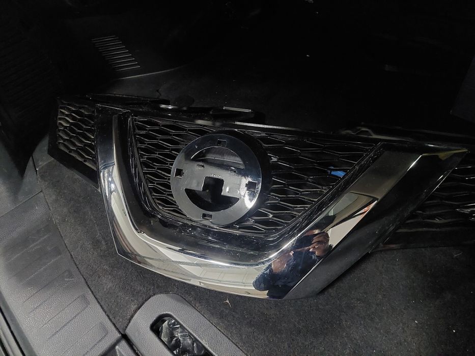 Нова маска / Решетка за Nissan X-trail, Qashqai (2014-2017)