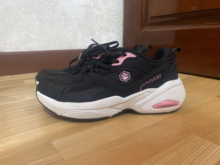 Продам кроссовки от Lumberjack