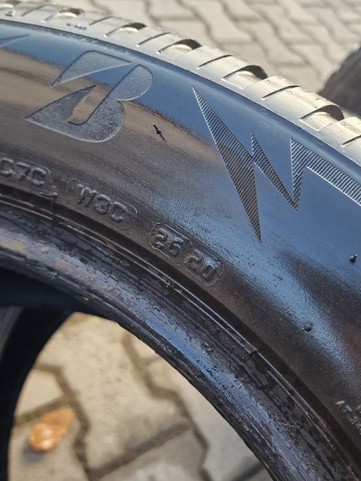 235 55 18 bridgestone 2бр.