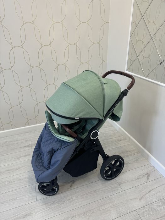 Маневренная коляска в идеальном состоянии