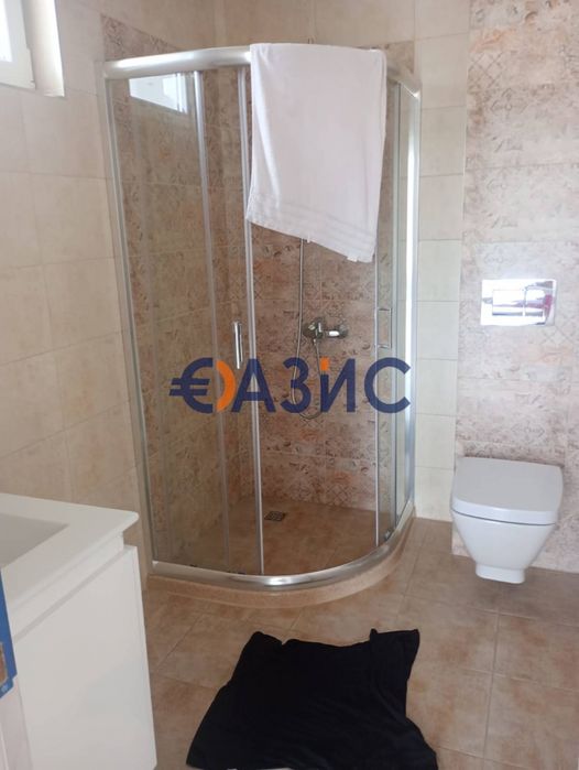 Къща с 4 спални в село. Кошарица, 210 кв.м. + 420 кв.м. двор, България, 270 000 евро #33680498