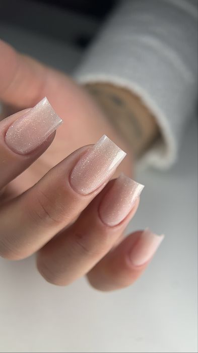 Модель на маникюр/наращивание ногтей