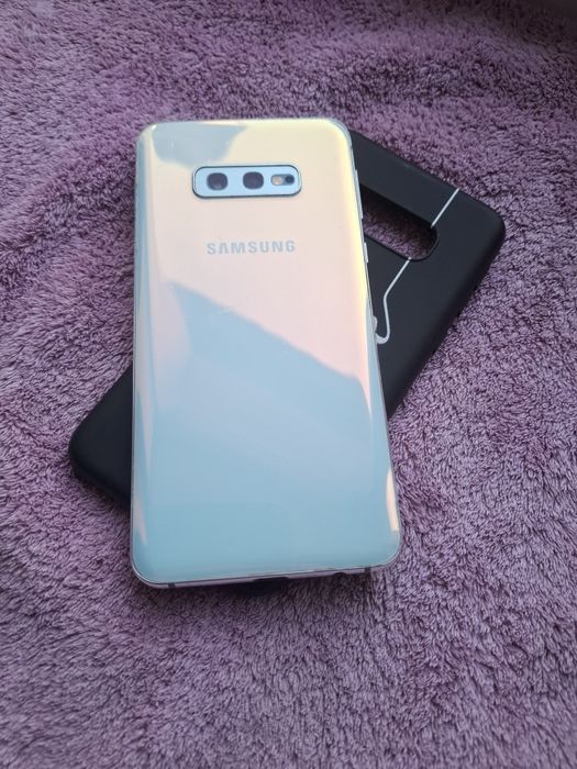 Samsung galaxy S10e продам.