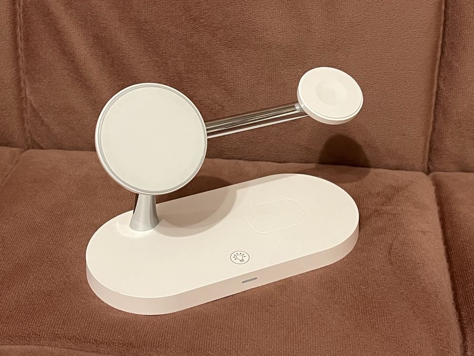 Stație de încărcare 5-in-1 pentru dispozitive Apple cu MagSafe