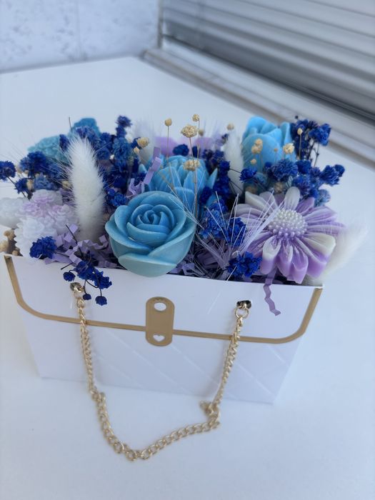 Ръчно изработени восъчни букети