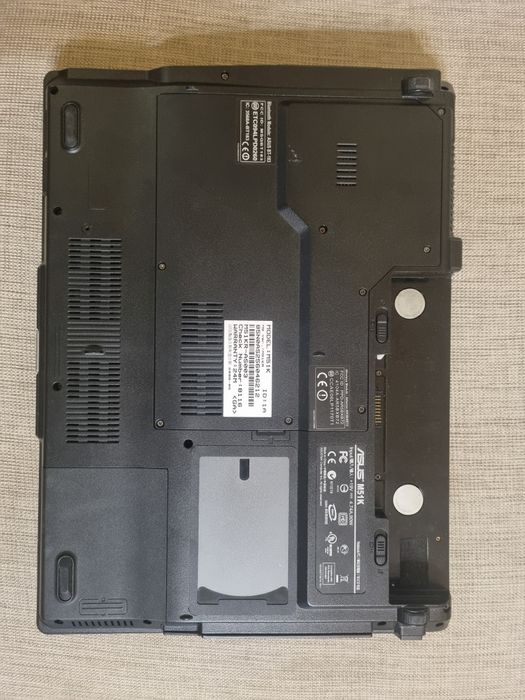 Лаптоп 　HP и Asus