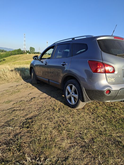 Vînd nissan qashqai +2 2009