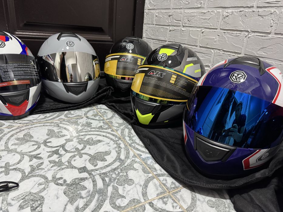 Мотоциклетный шлем фирмы ORZ. + Бонус