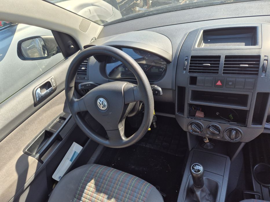 VW-POLO na 4asti