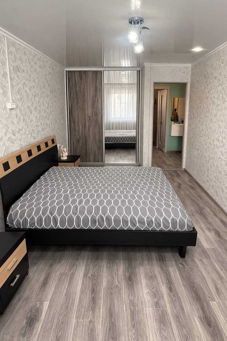 продается 2 ком квартира район Детская больница