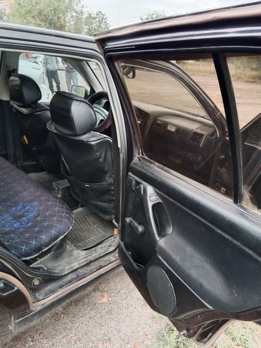 Продам Гольфа 1.6 на ходу.