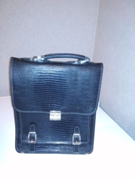 Портфель из кожи