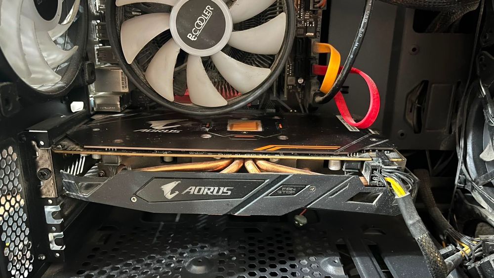 Продам видеокарту Rx 580 на 4 гб
