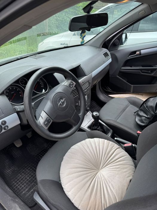 Autovehicul de vanzare  Pentru mai multe detalii, informații suplimentare sau vizionare, vă rog să mă contactați la 0771045882