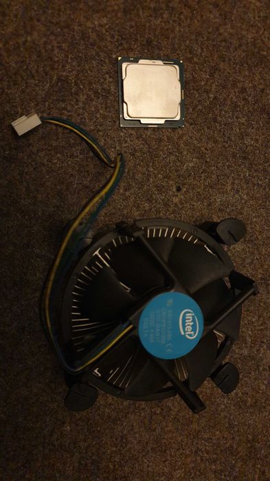 Procesor Intel I7 8700  + cooler