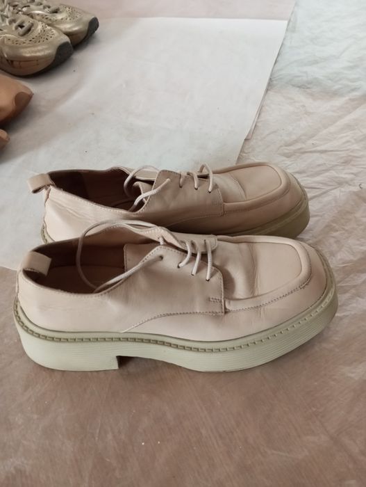 Продам туфли livi