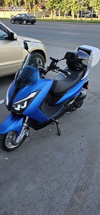 Скутер Honda Q48-200cc.