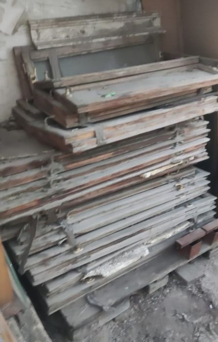 Старые окна отдам бесплатно