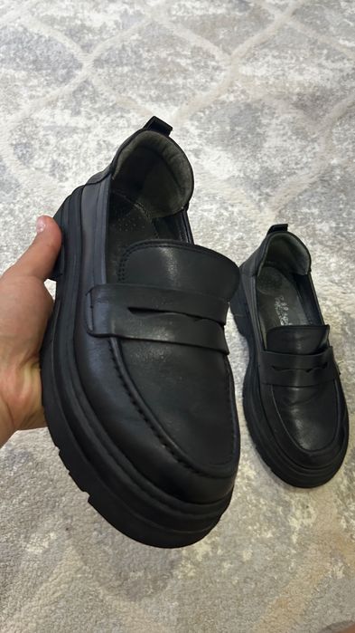 Продам детские туфли