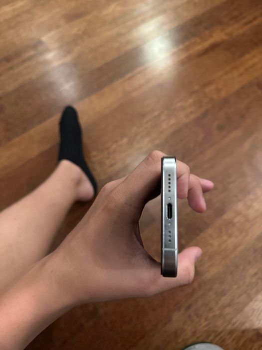 Iphone 15 pro bateria 90%
