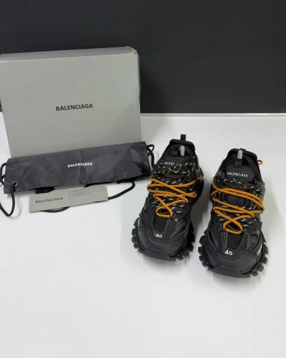 Balenciaga track