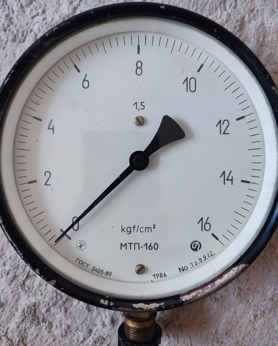 Продам манометры разные
