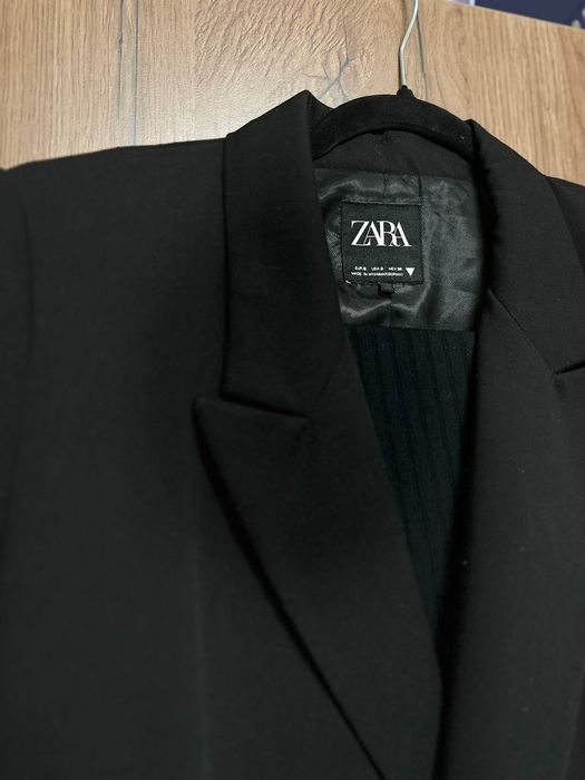 Черен сако от Zara