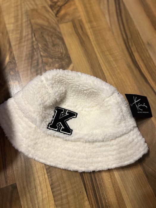 Чисто нова шапка Karl Kani