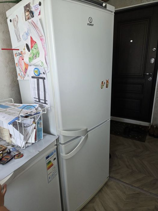 Холодильник  INDESIT
