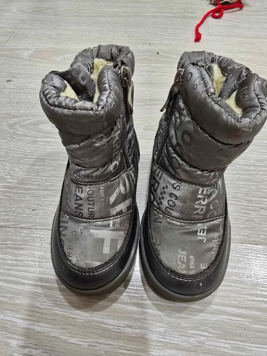 Продам зимние детские сапоги