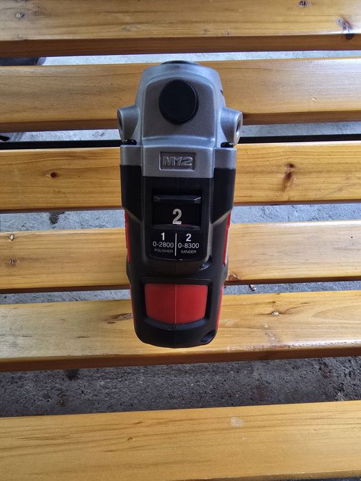 Mașină de lustruit/șlefuit subcompactă Milwaukee M12 BPS + acumulator  M12 HB5 HIGH OUTPUT