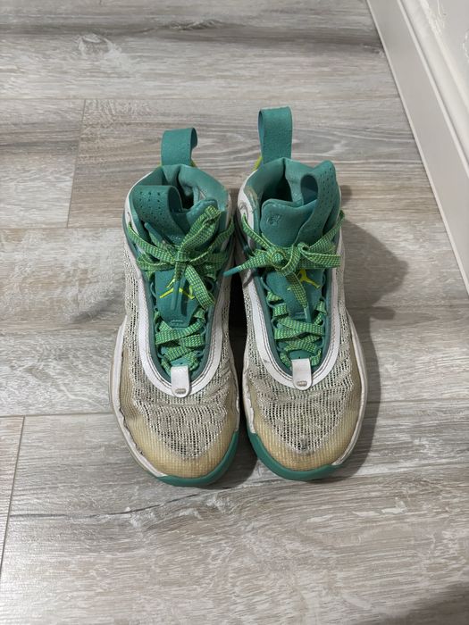 Продам кросовки спортивные