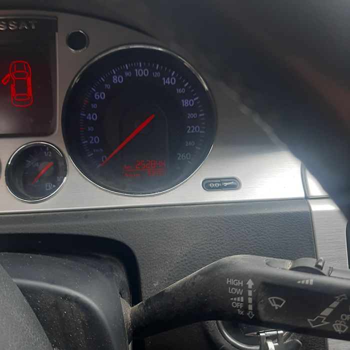 Vând Volkswagen Passat