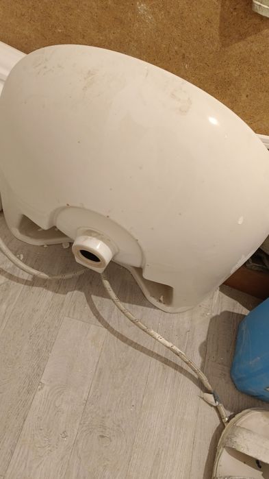 Раковина с ножкой