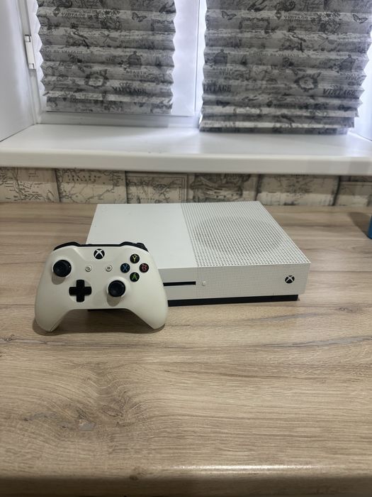 Xbox one s в хорошем состоянии