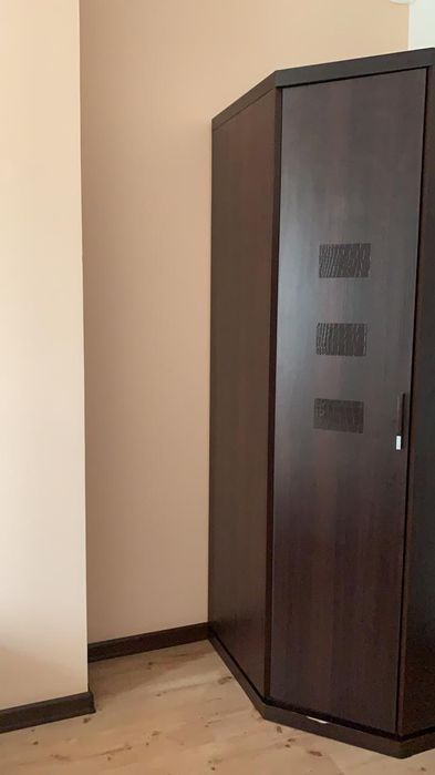 Угловой шкаф для одежды