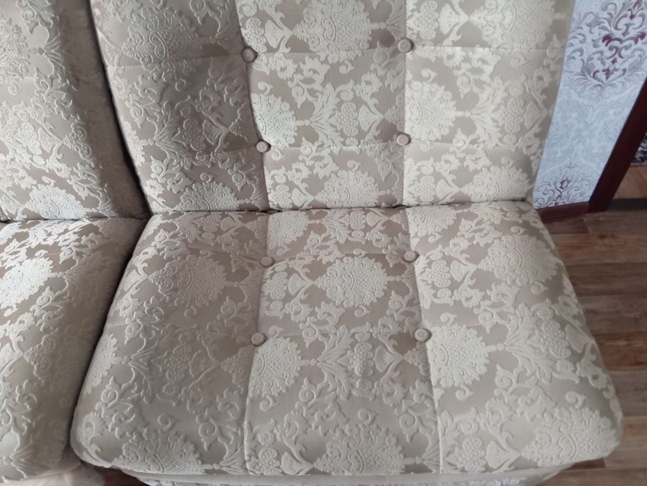 Продам недорого мягкий уголок