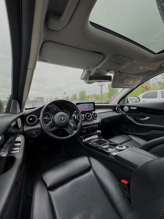 Mercedes-Benz C-Class 2019 schimb cu imobiliare ofer diferenta