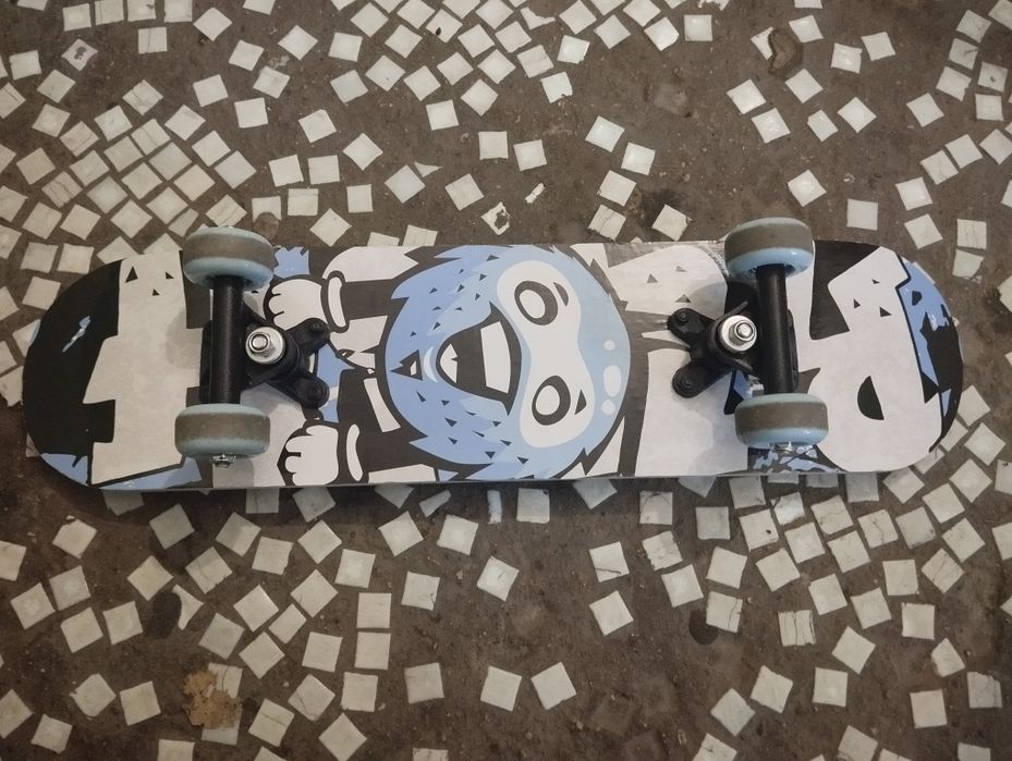 Скейтборд почти новый