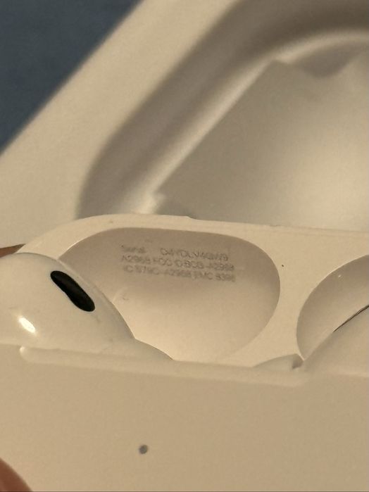 Airpods 2 pro на 5 месеца