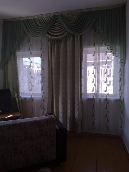 Продам шторы с ламбрикеном и тюль.