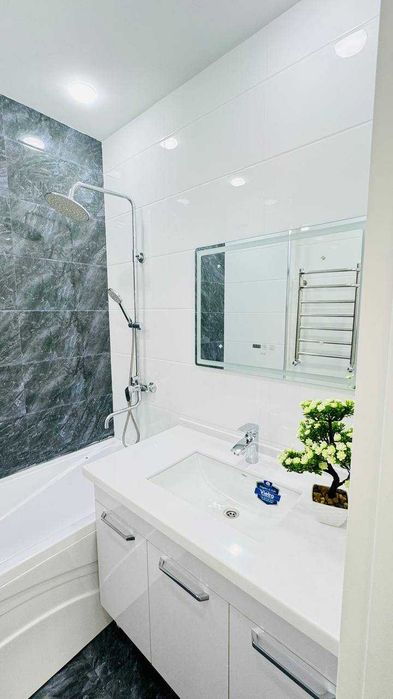 Продаётся Евроремонт 2-х ком, 2-х этаж ориентир Дружба Народов/U-Tower