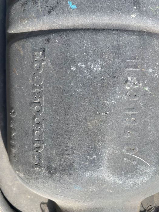 Продам средний глушитель на мерседес