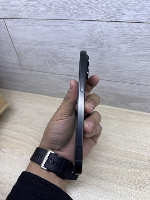 Продаю iphone 15 pro max 256gb