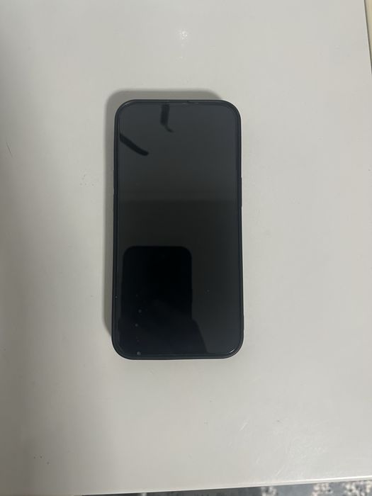 Продам Iphone 13