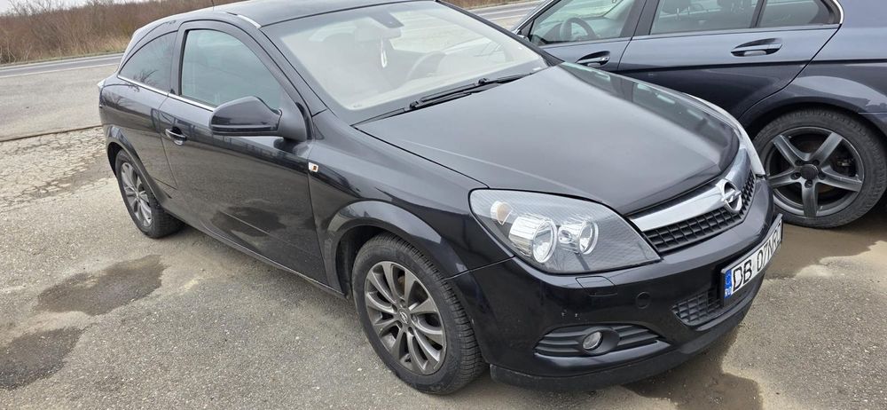 Vând Opel Astra H GTC, 2011