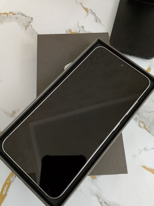 Продам телефон s25 новый