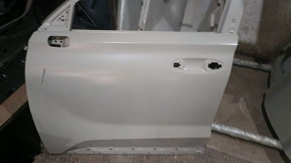 На падисад Передняя левая дверь